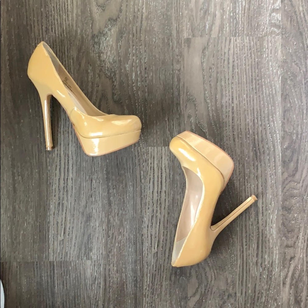 Steve Madden platform stiletto heel pump